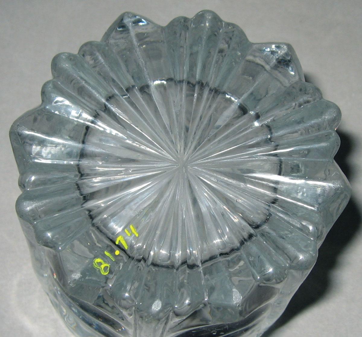 1981.0074 Glass tumbler (underside)