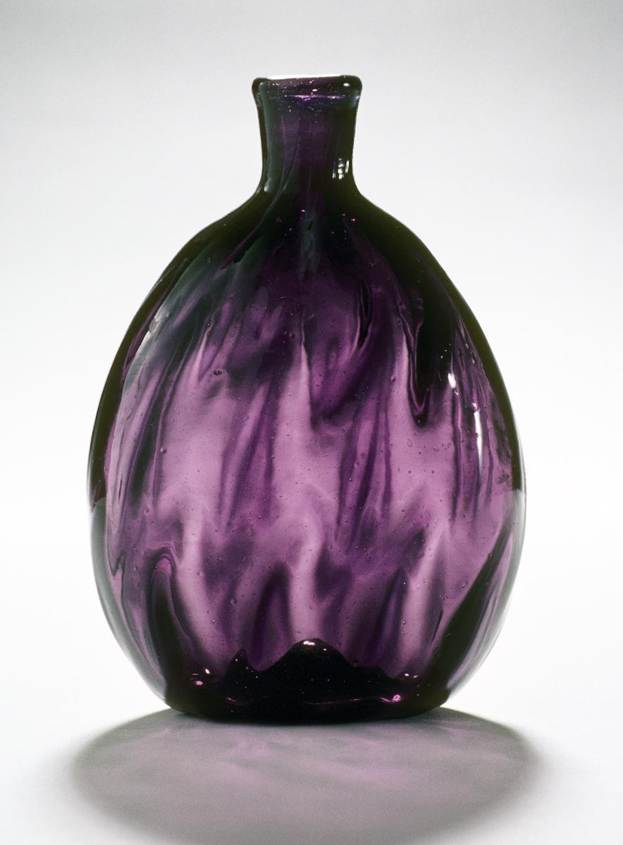 1981.0086 Glass flask