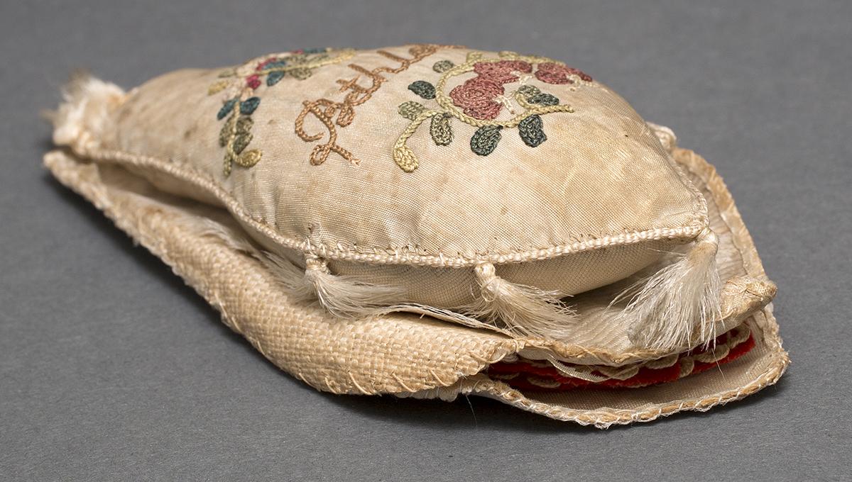 1981.0093 Pincushion, Side