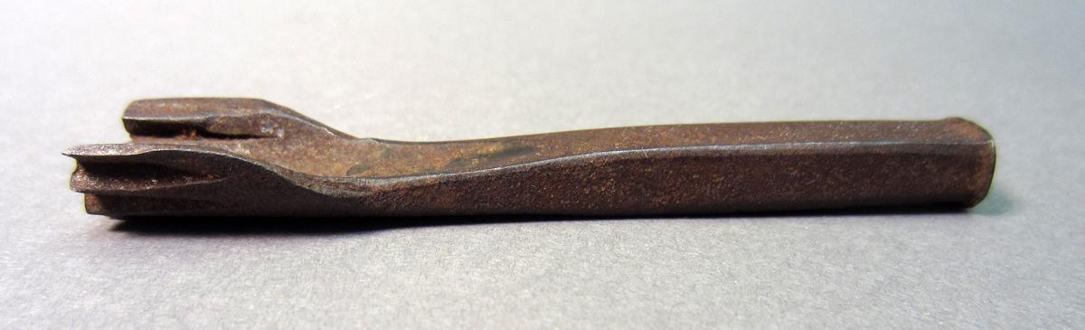 1981.0097 Pinking tool, View 2