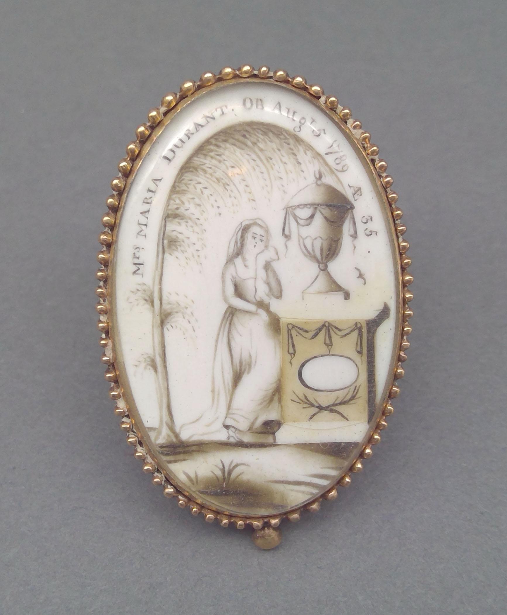 1981.0106 Locket, Mourning brooch, view 1