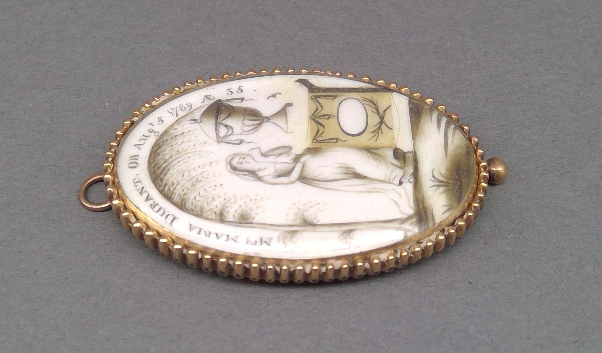 1981.0106 Locket, Mourning brooch, view 3