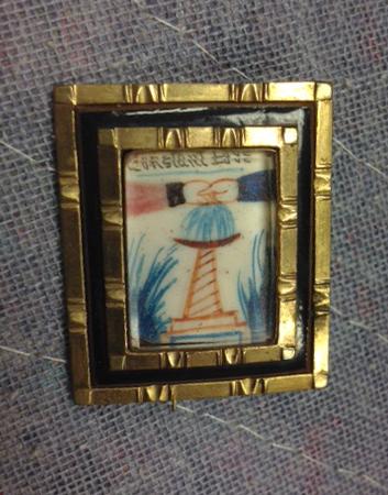 1981.0107 Brooch, view 1