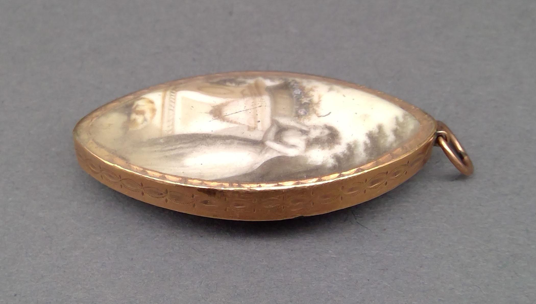 1981.0109 Locket, Mourning brooch, view 3