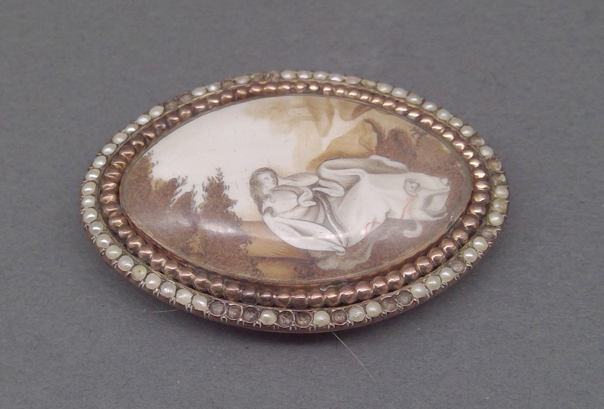 1981.0115 Locket, Mourning brooch, view 2