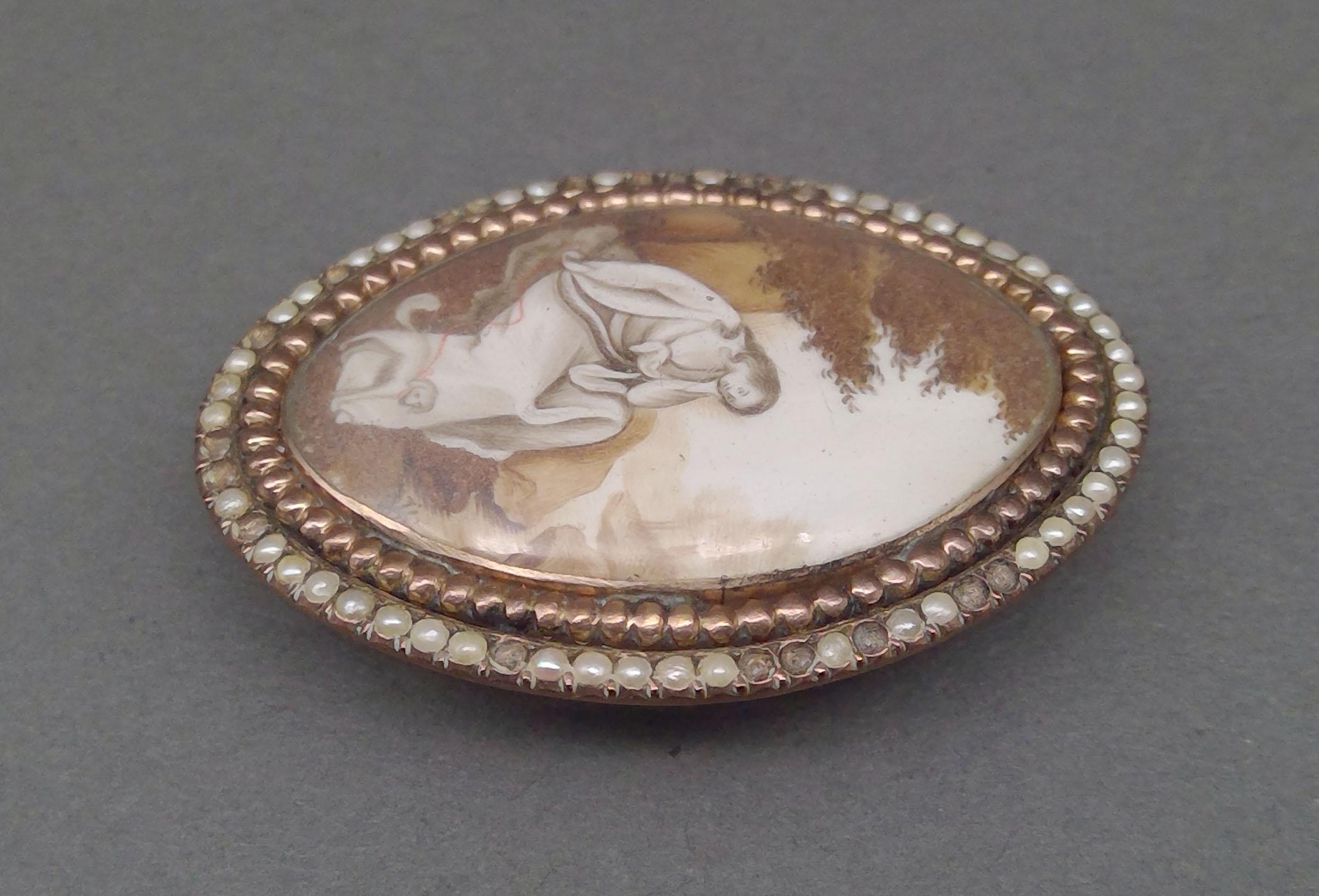 1981.0115 Locket, Mourning brooch, view 3