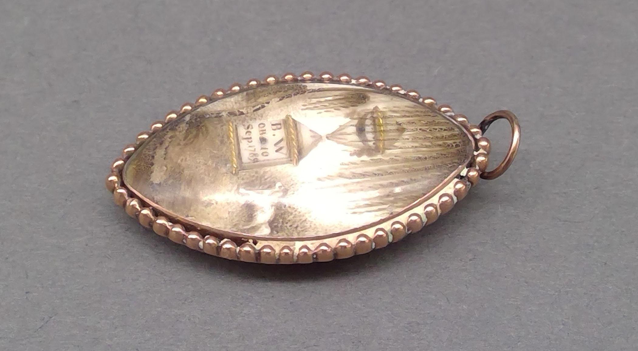 1981.0122 Brooch and pendant, Mourning brooch and pendant, view 3