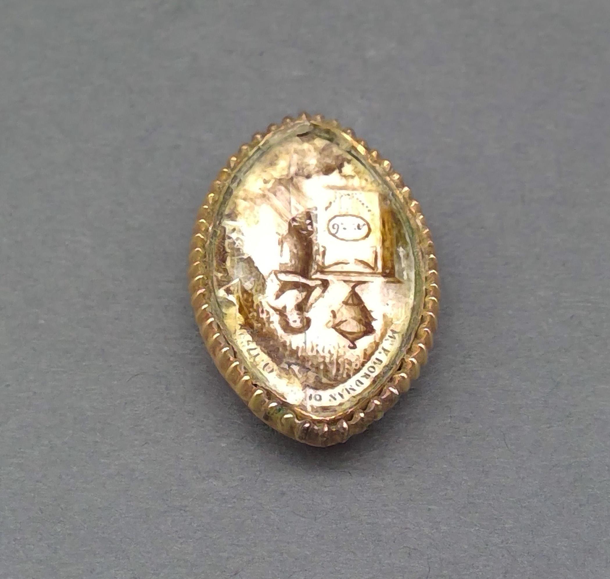 1981.0128 A Brooch view 4