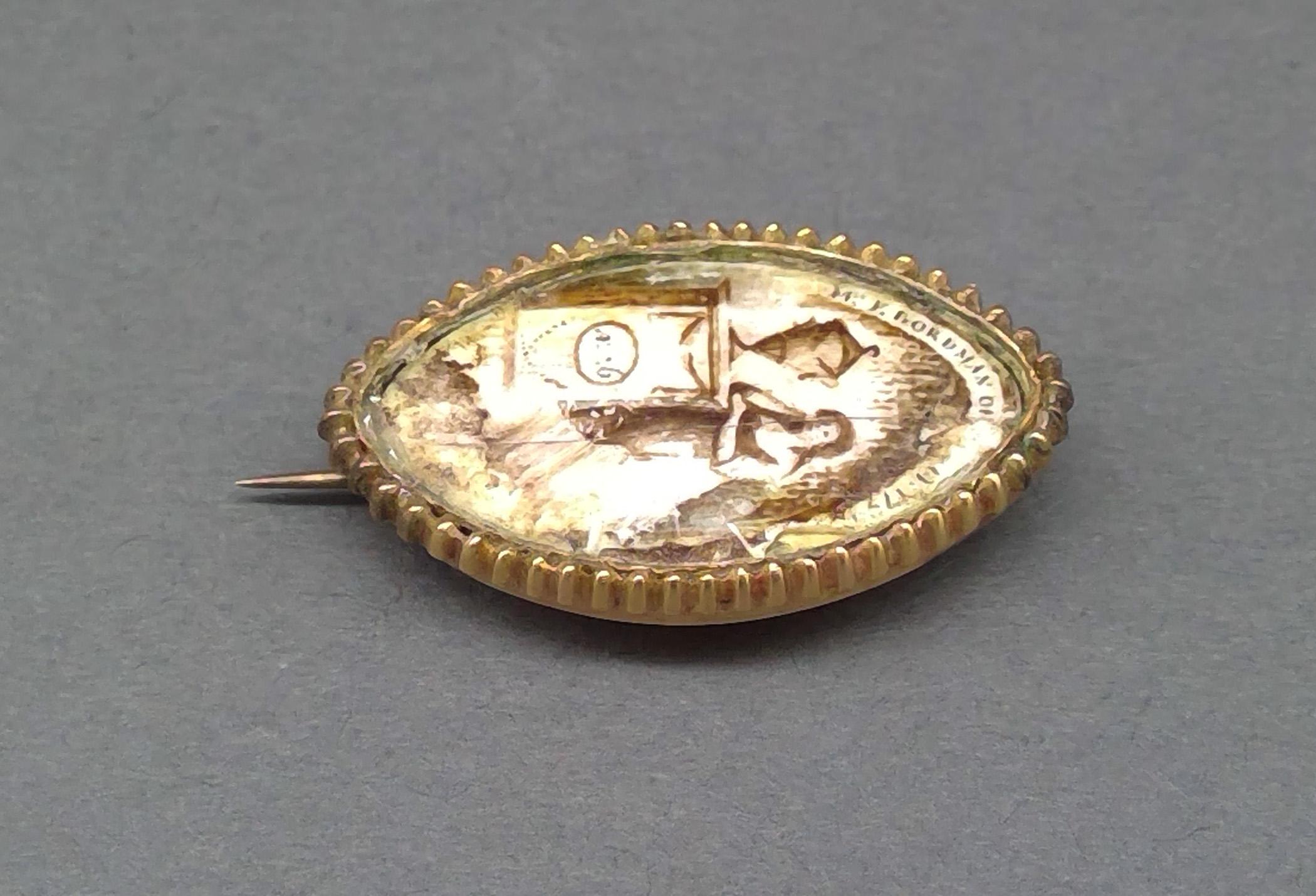 1981.0128 A Brooch view 3