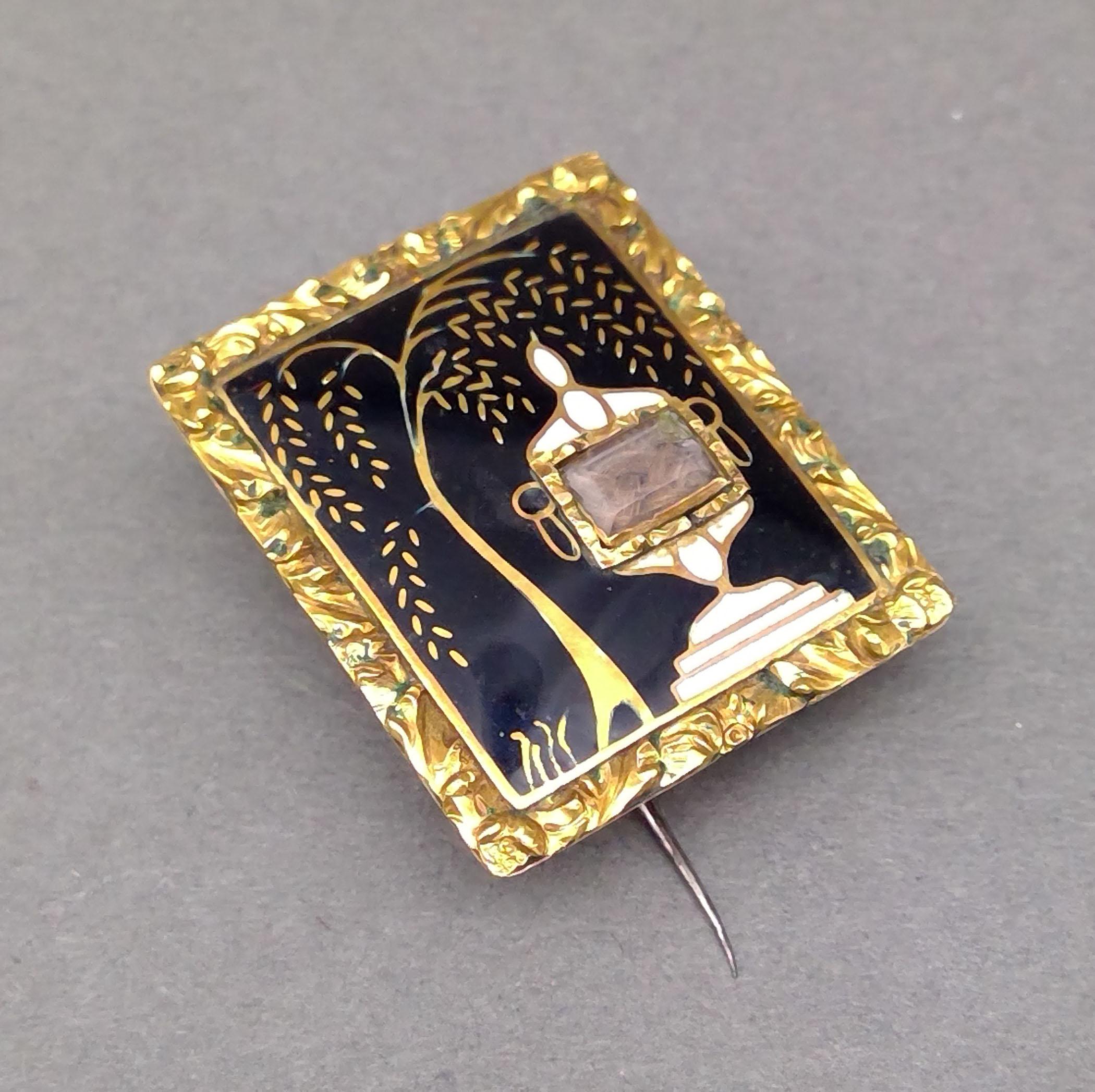 1981.0129 Brooch, Mourning brooch or pin, view 2