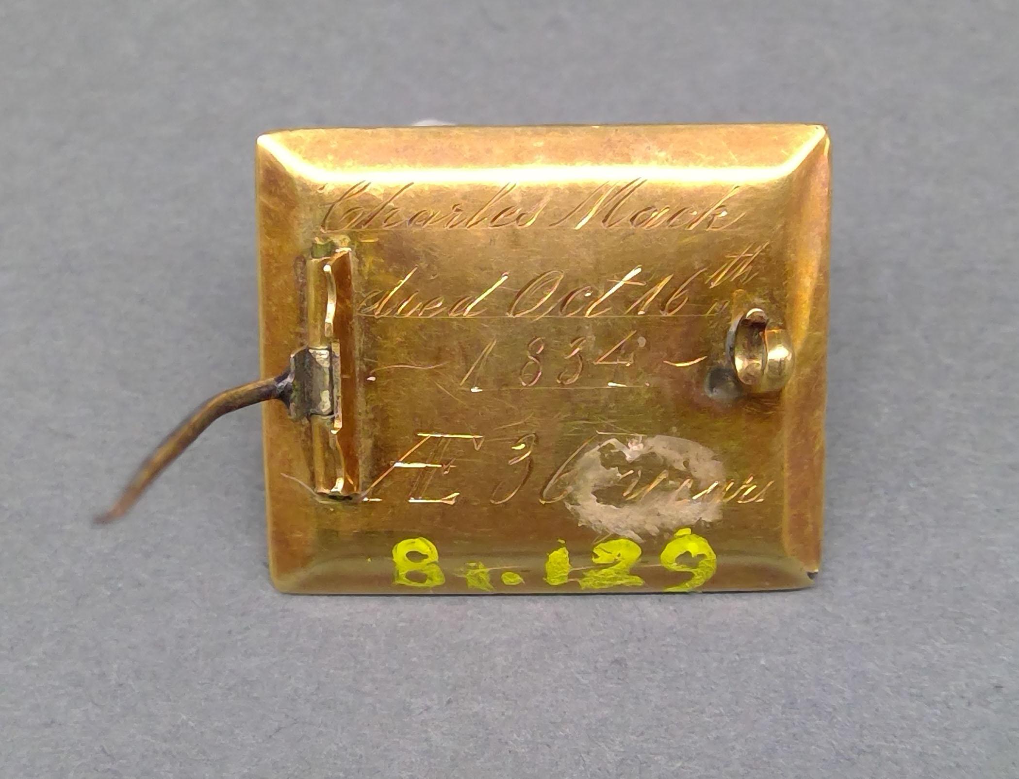 1981.0129 Brooch, Mourning brooch or pin, view 4