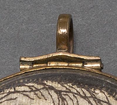 1981.0133 Locket, Detail 2