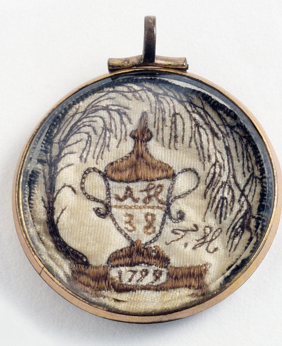 1981.0133 Mourning Locket