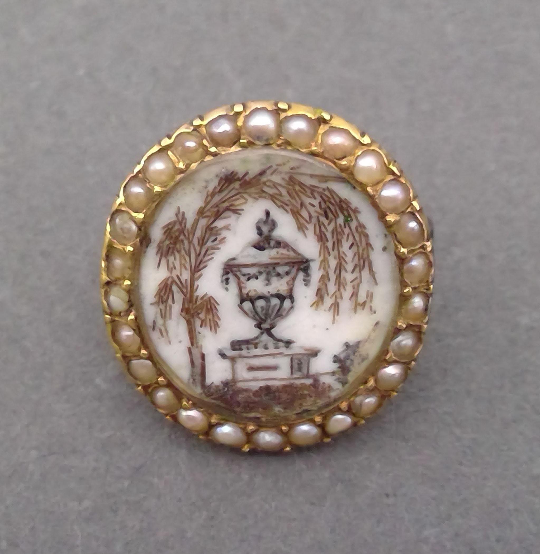 1981.0141 Brooch, Mourning brooch or pin, view 1