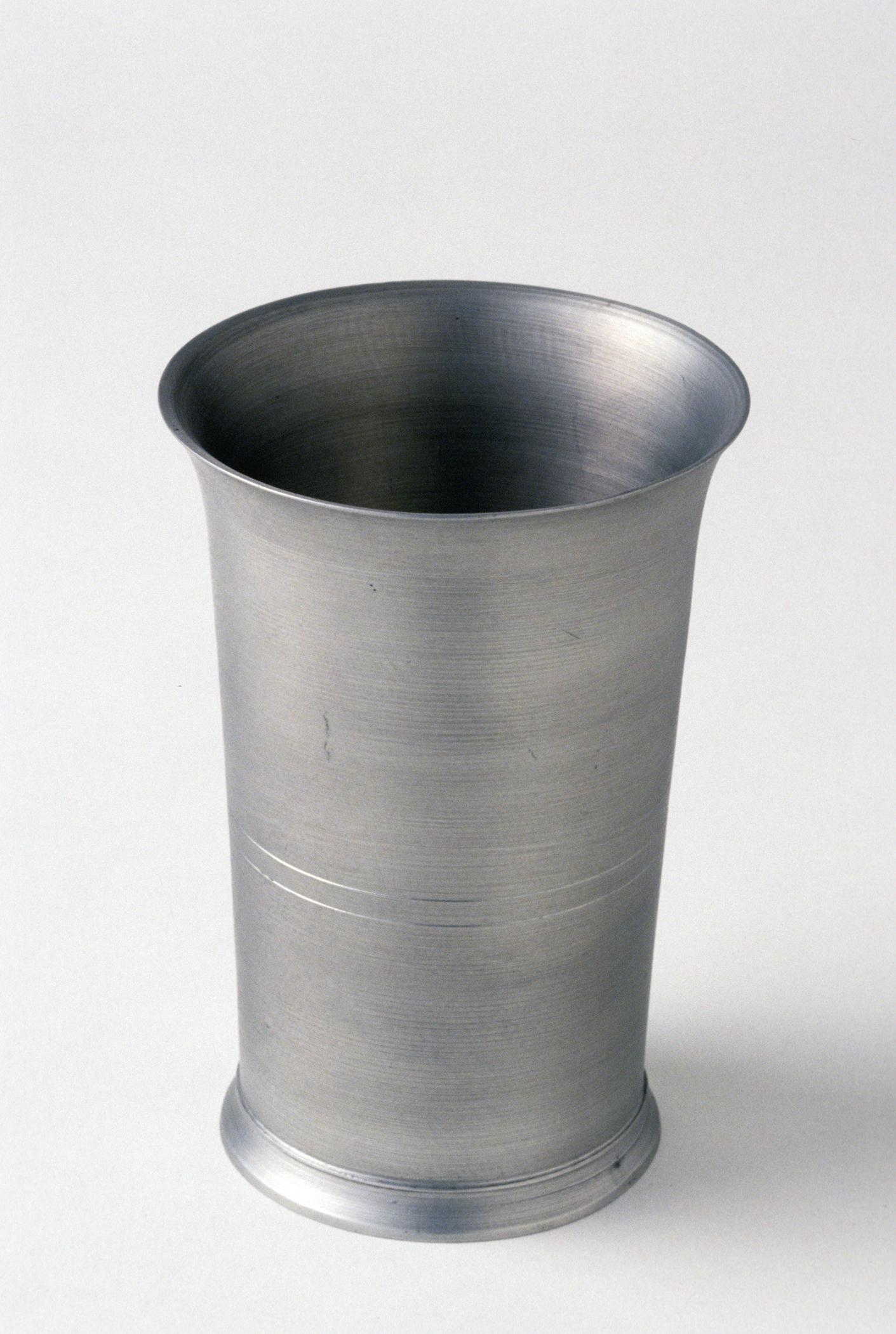 1981.0147 Pewter beaker