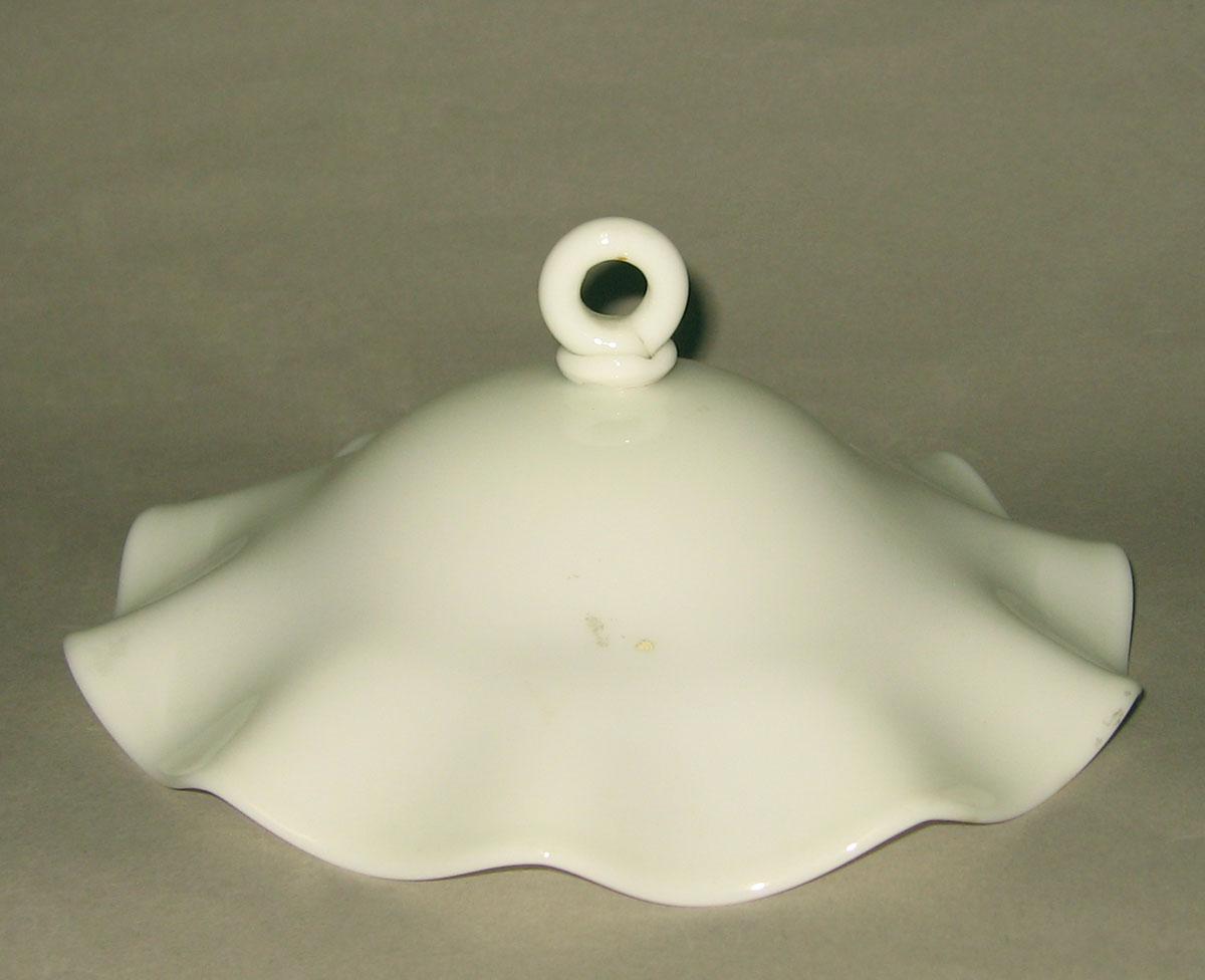 1981.0153 Glass smoke bell