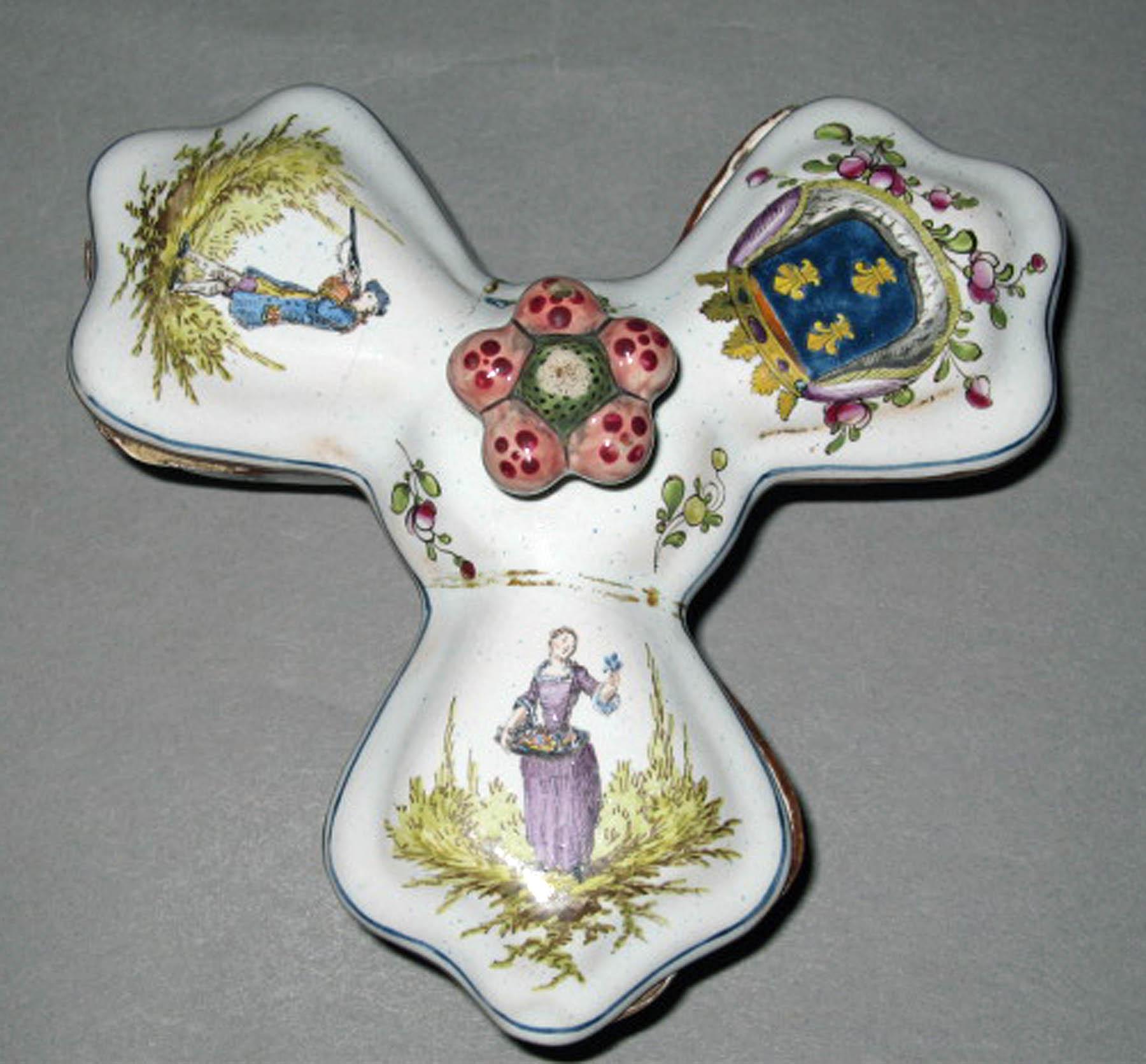 1981.0162 A, B Faience spice box (top view)