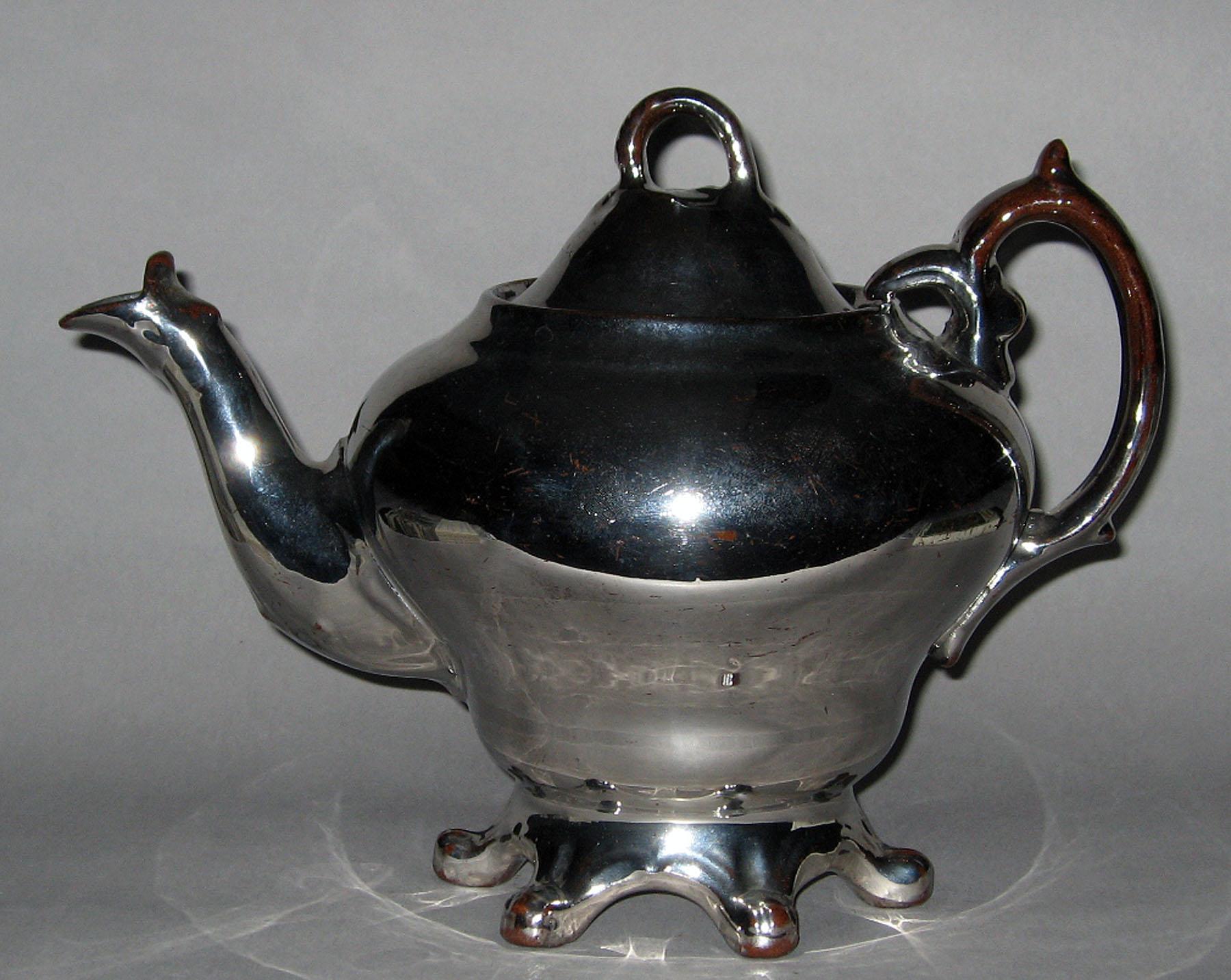 1981.0168 Lusterware Teapot