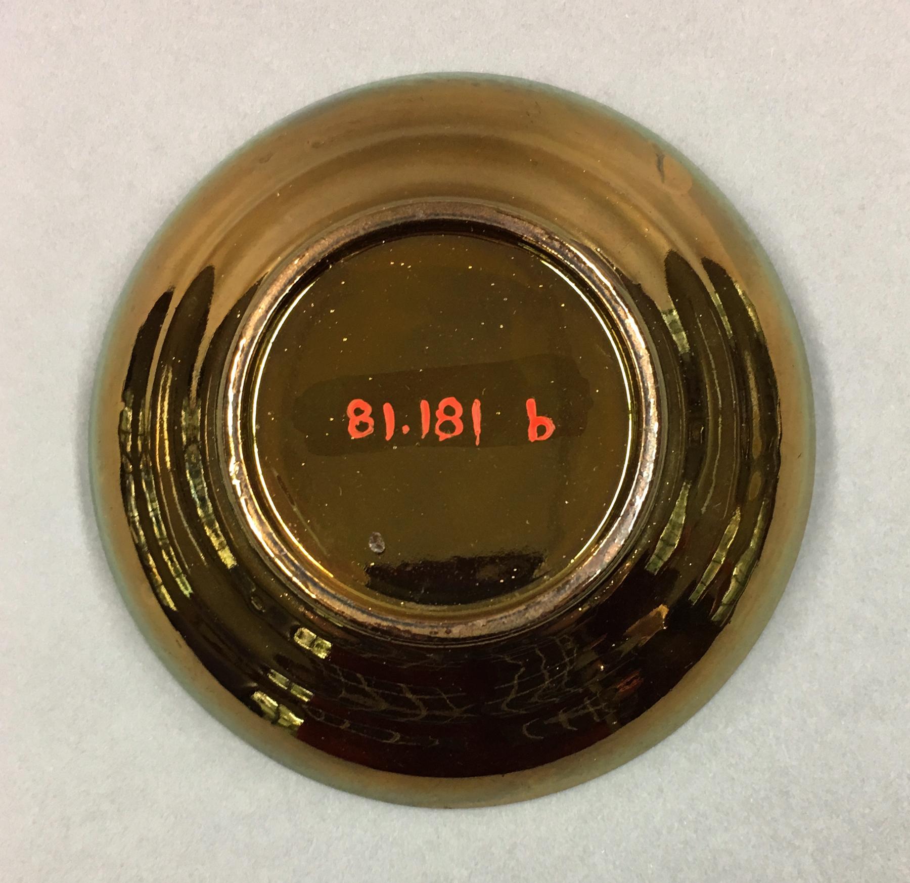 1981.0181 B saucer, underside