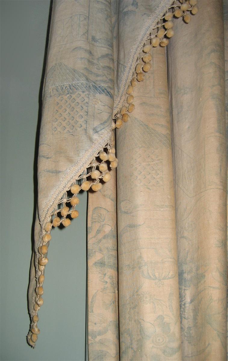 1957.1356 A side curtain detail