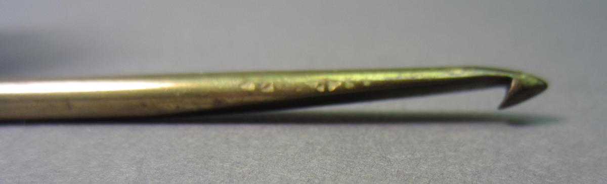 1981.0222 Crochet hook, Tip