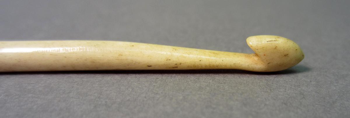 1981.0223 Crochet hook, Tip