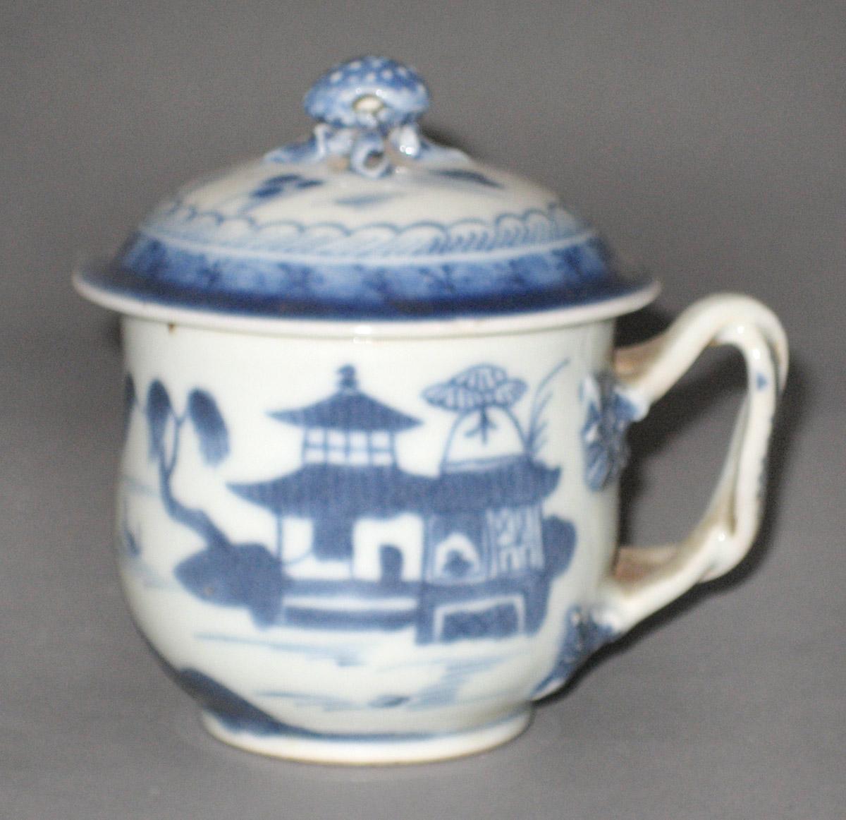 1981.0234.004 A, B Porcelain pot de creme