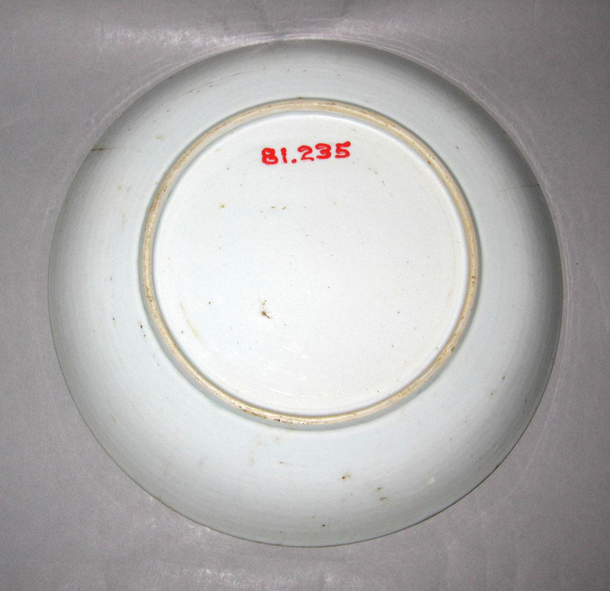 1981.0235 Porcelain plate underside