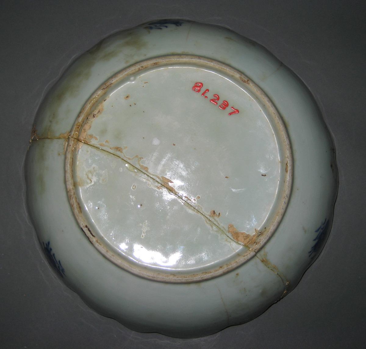 1981.0237 Porcelain Bowl underside