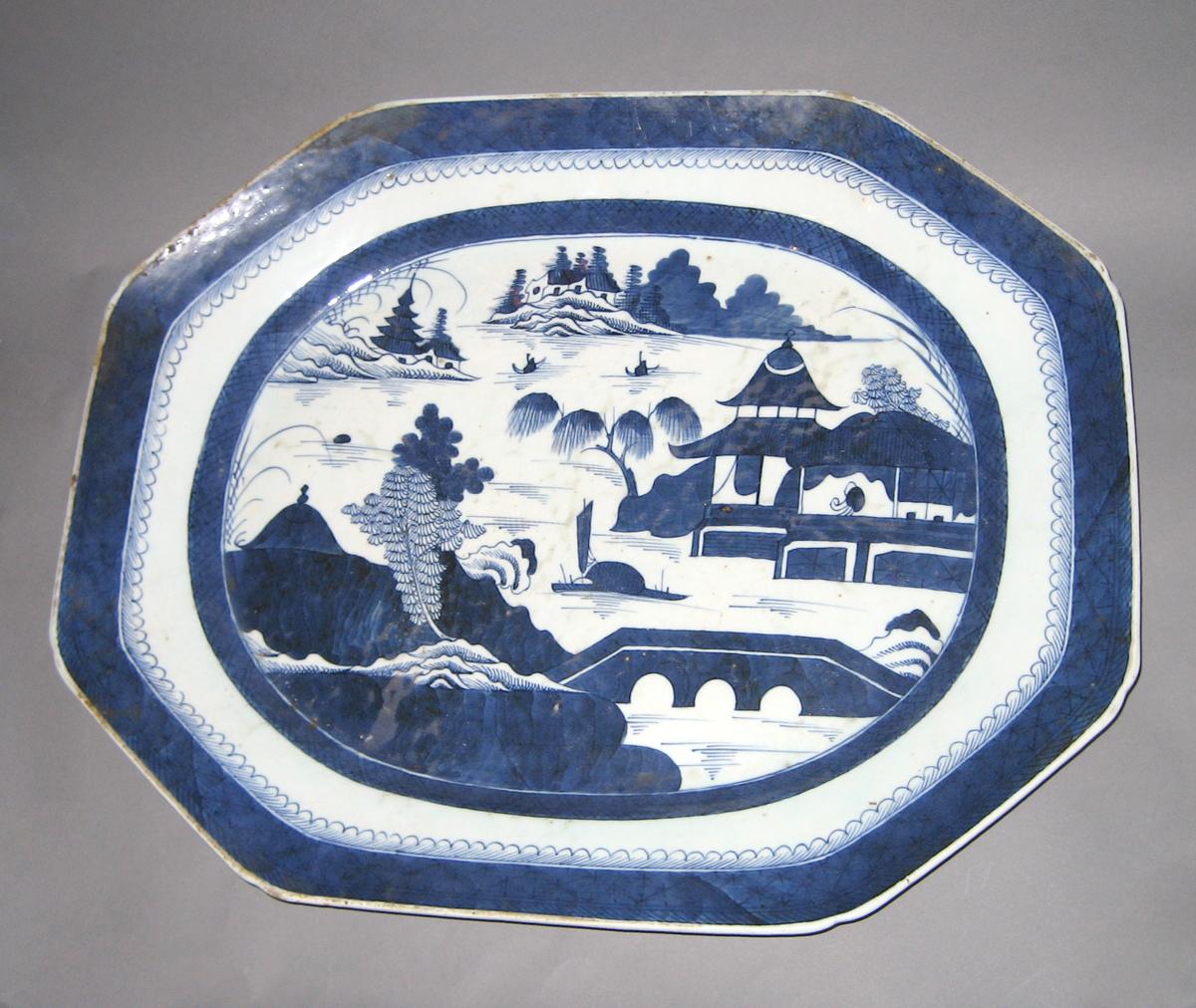 1981.0239 Porcelain dish