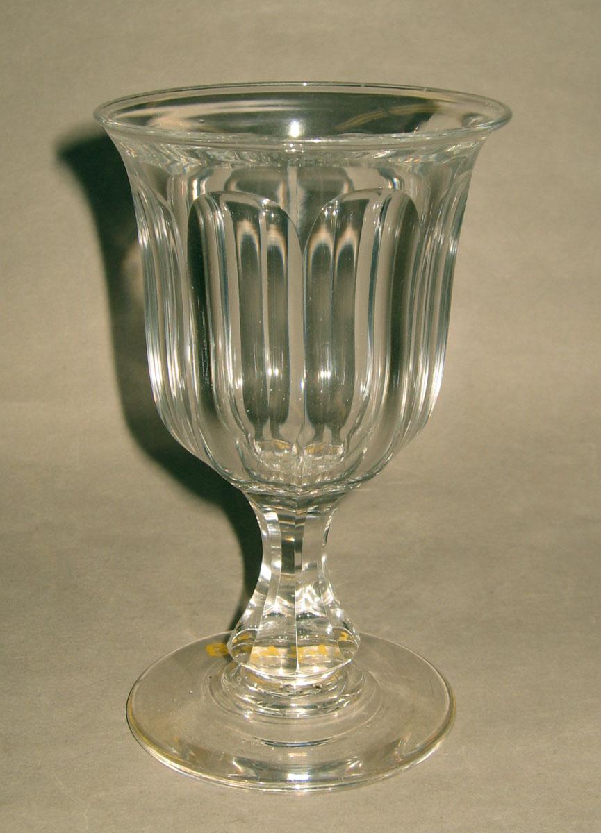 1981.0247.002 Glass wineglass