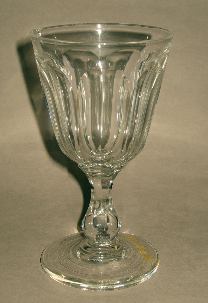 1981.0250 Glass wineglass