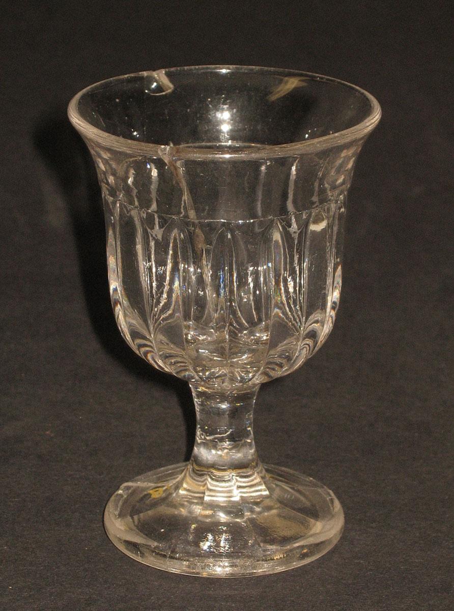 1981.0251.002 Glass wineglass