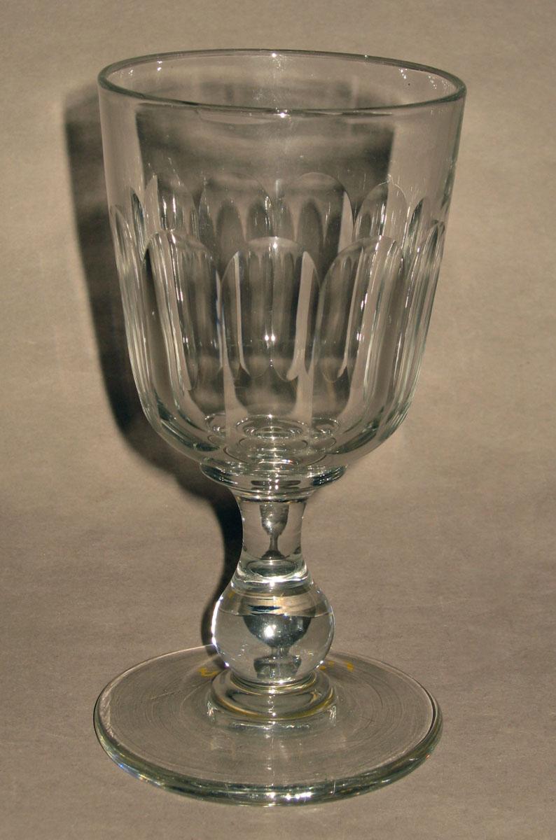 1981.0253.001 Glass wineglass