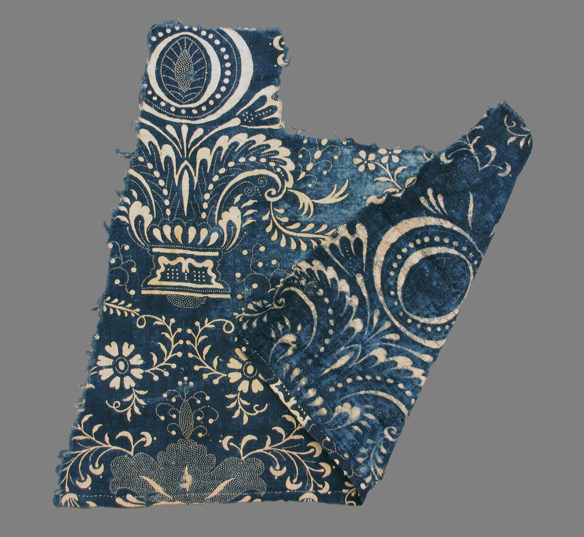 1981.0279 textile, printed folded corner