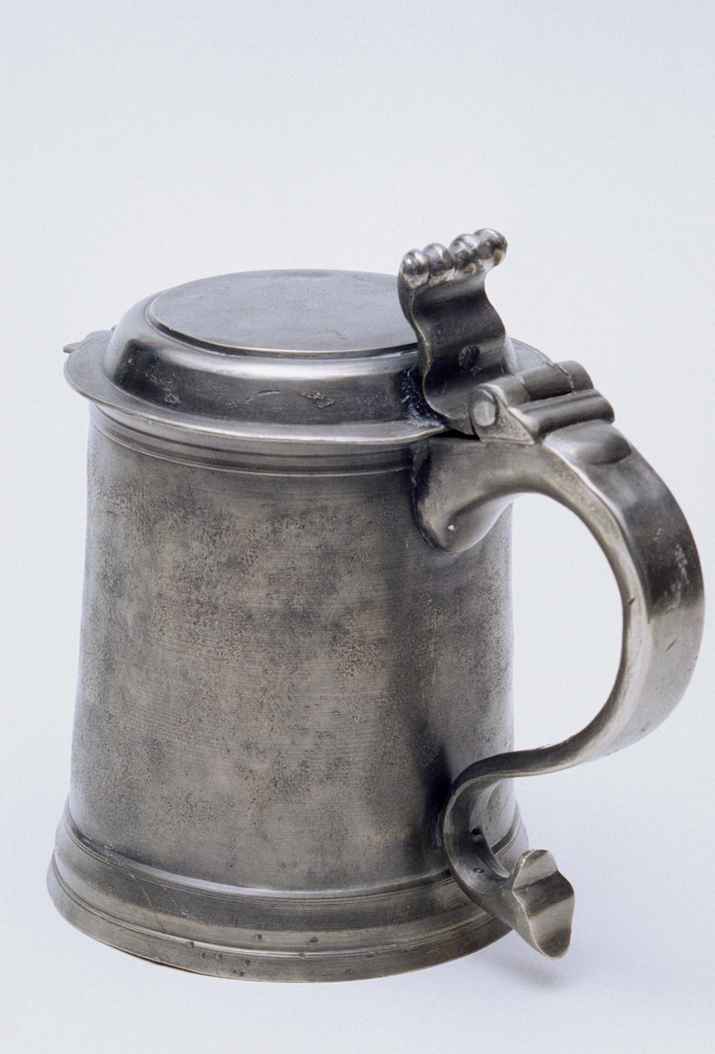 1981.0281.001 Pewter tankard