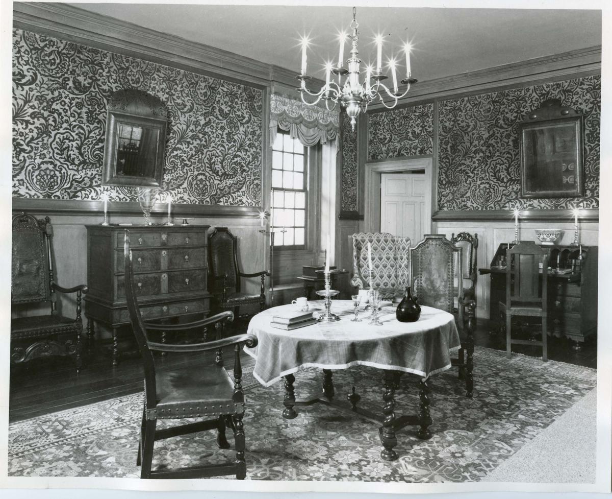 Room-Flock room, no date