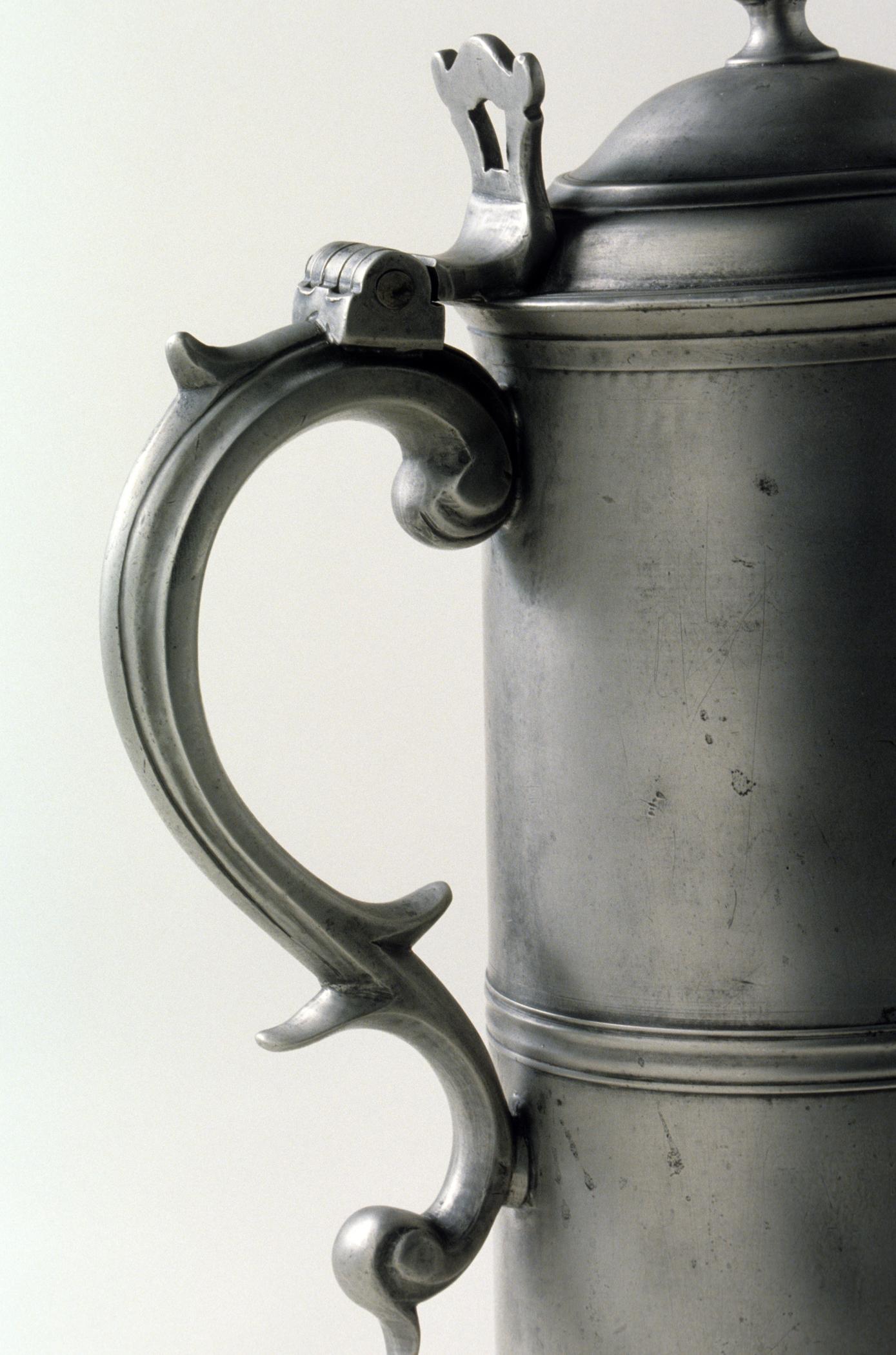 1982.0005 Pewter flagon (detail 1)