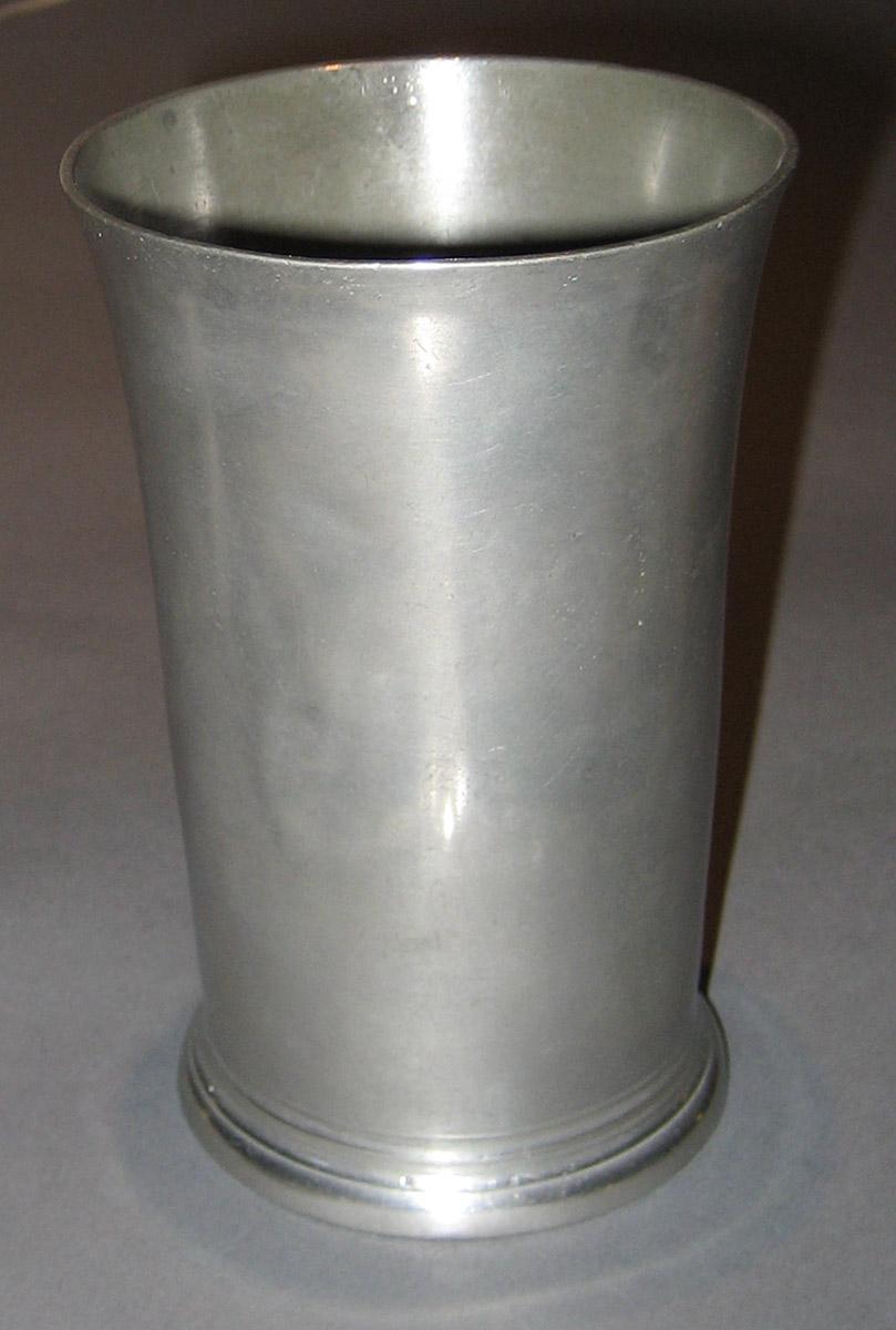 1982.0006.001 Beaker
