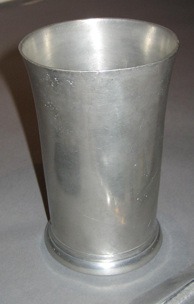 1982.0006.002 Beaker