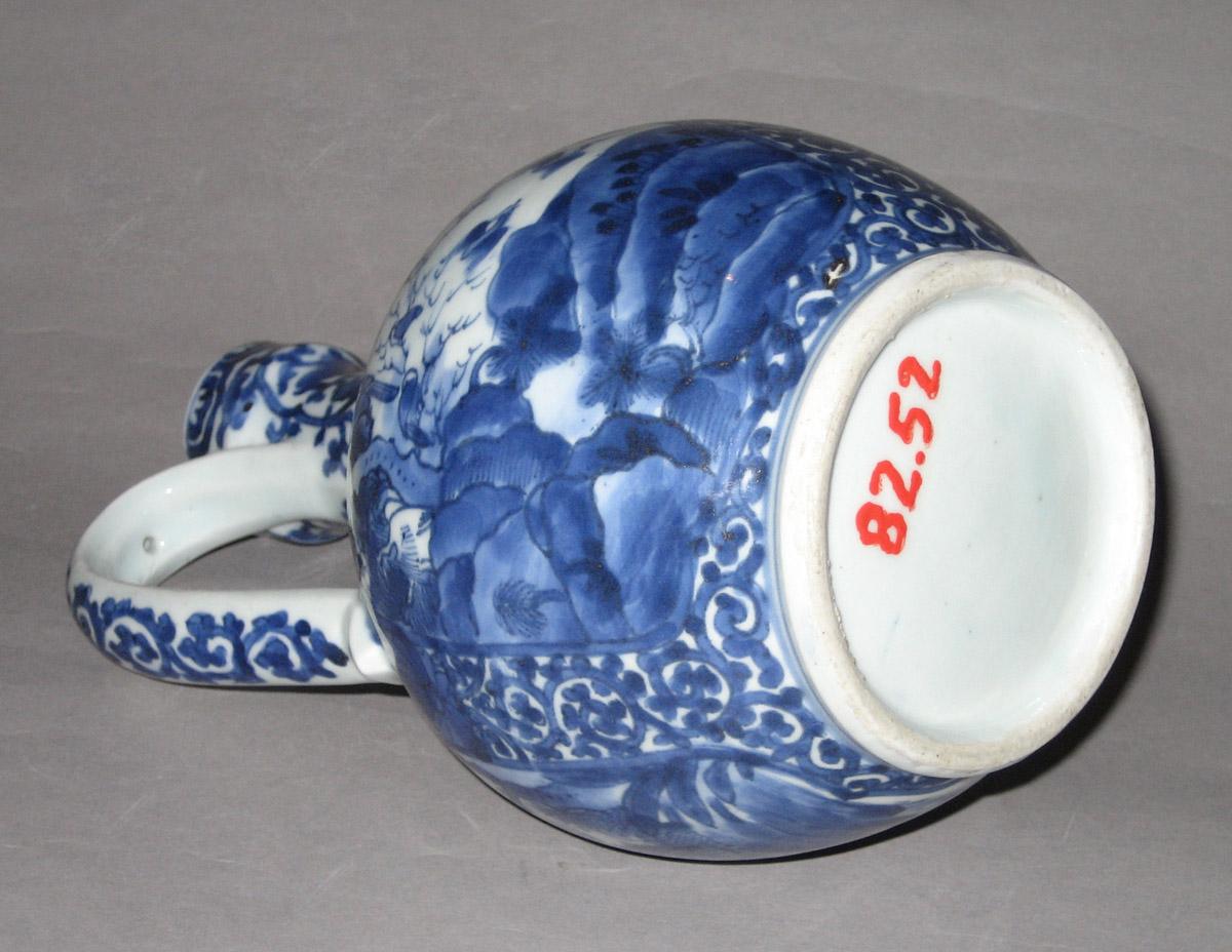 1982.0052 Chinese Porcelain ewer or jug (bottom)