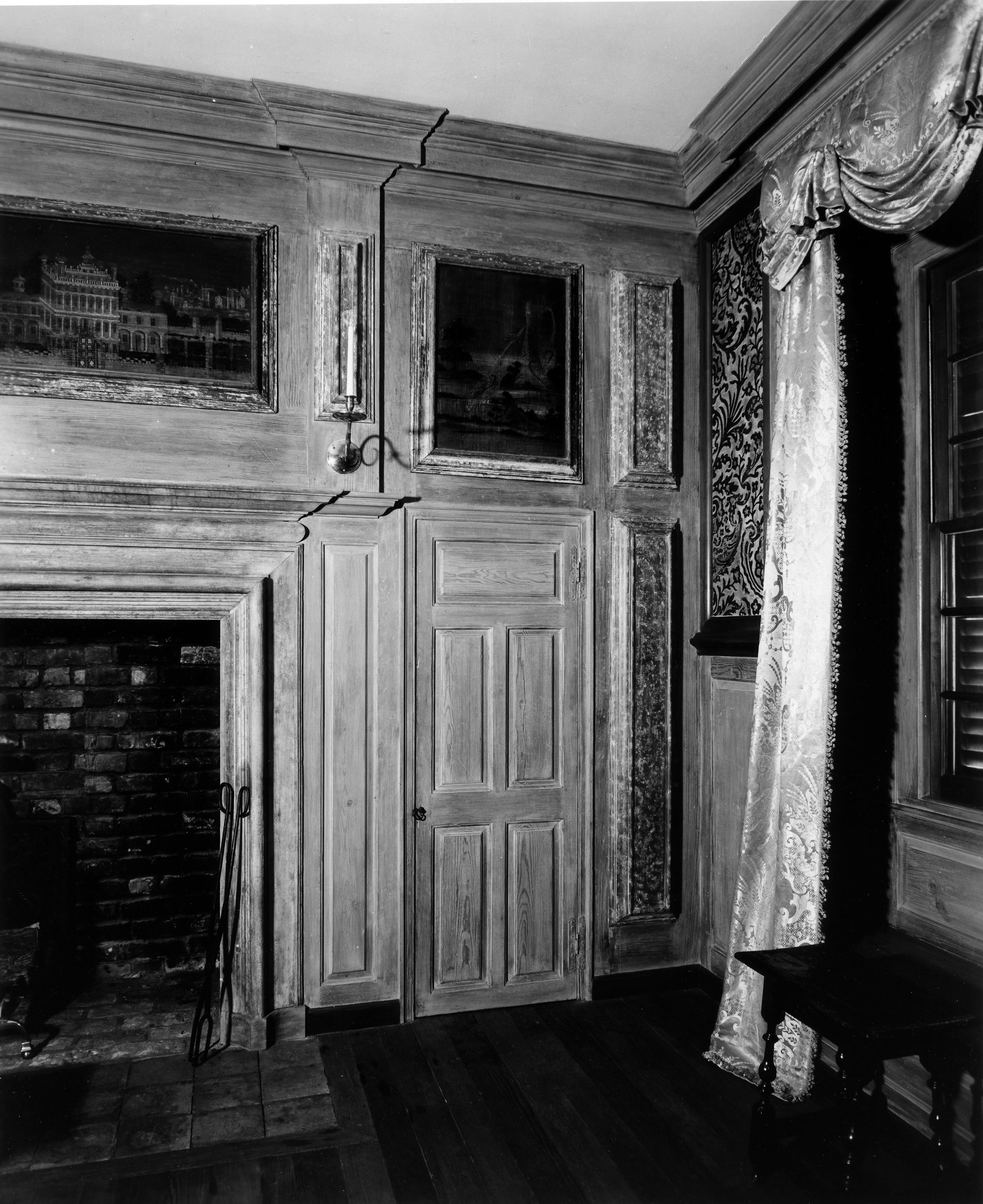 Room-Flock Room bw