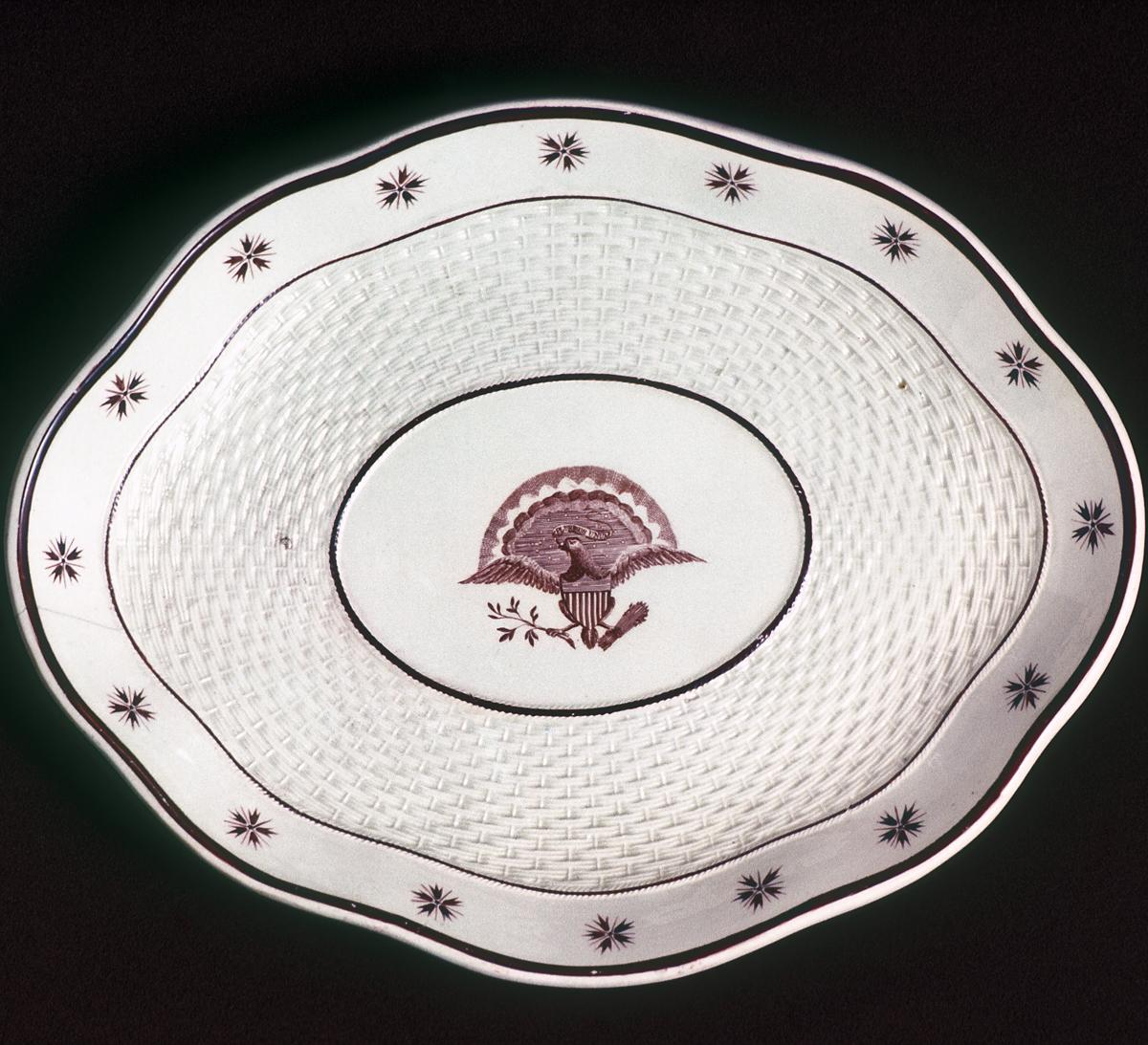 1982.0071 Stand, Dish