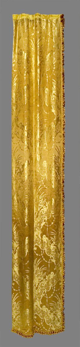 1957.1361.004 B Window Hanging, Side Curtain