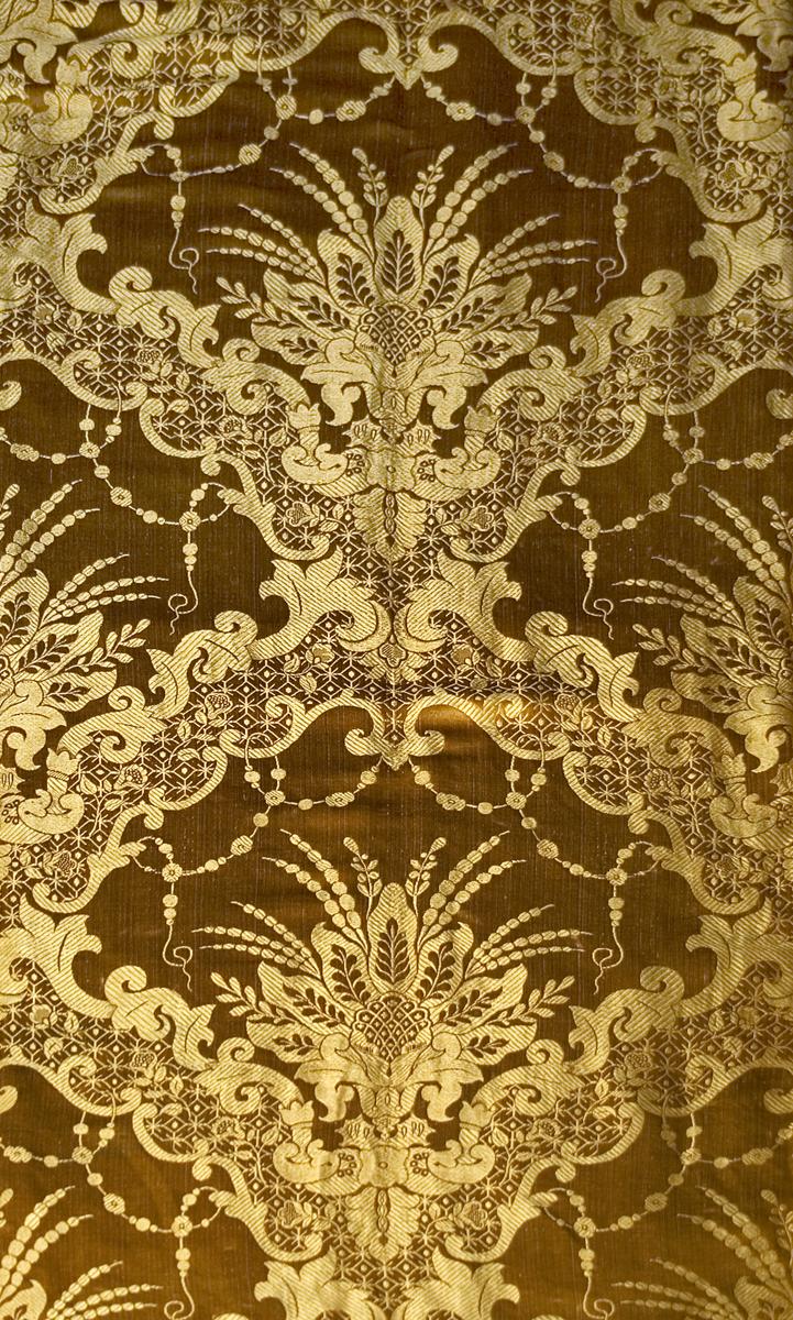 1957.1361.004 B Window Hanging, Side Curtain, Pattern Repeat-Oblique View