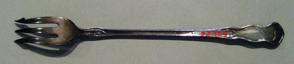 1982.0104 Silver Fork underside