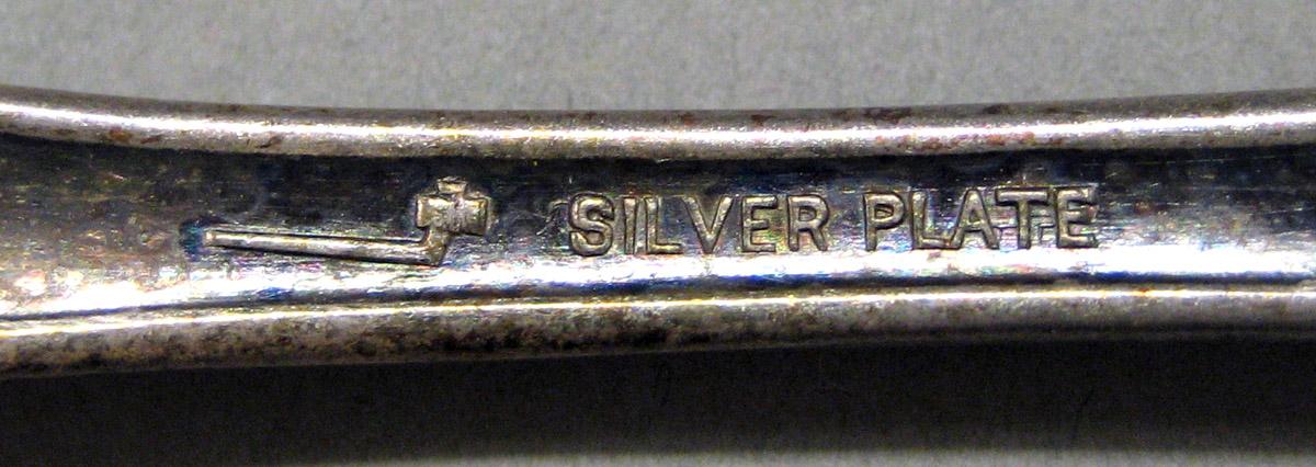 1982.0107 Silver Fork mark