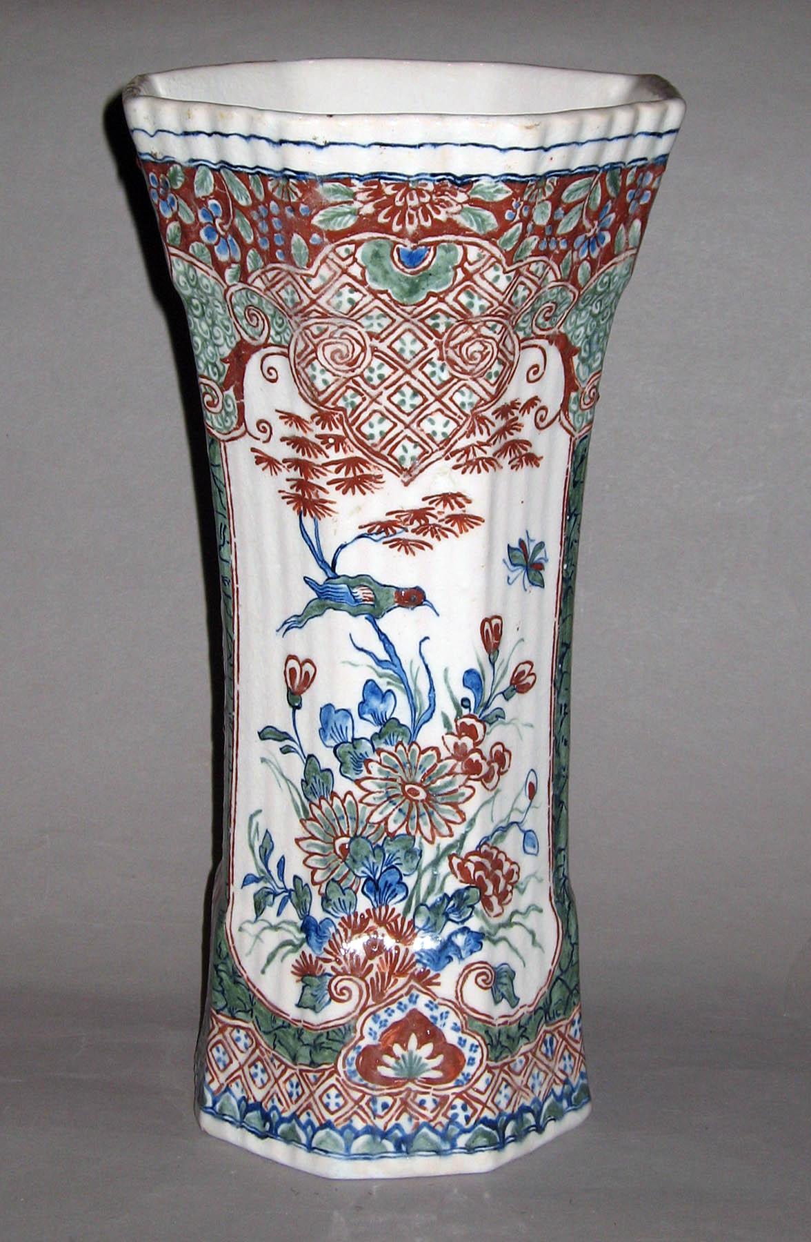 1982.0117.004 Earthenware vase