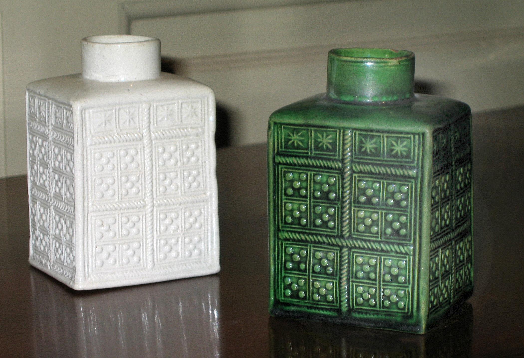 1982.0125, 1960.0315 Tea canisters