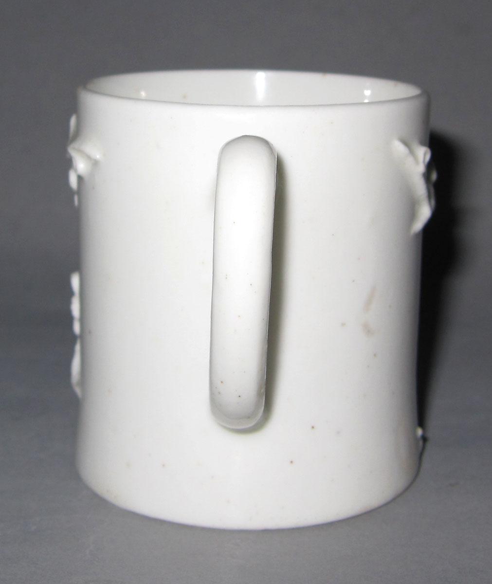 1982.0132 Porcelain coffee cup handle